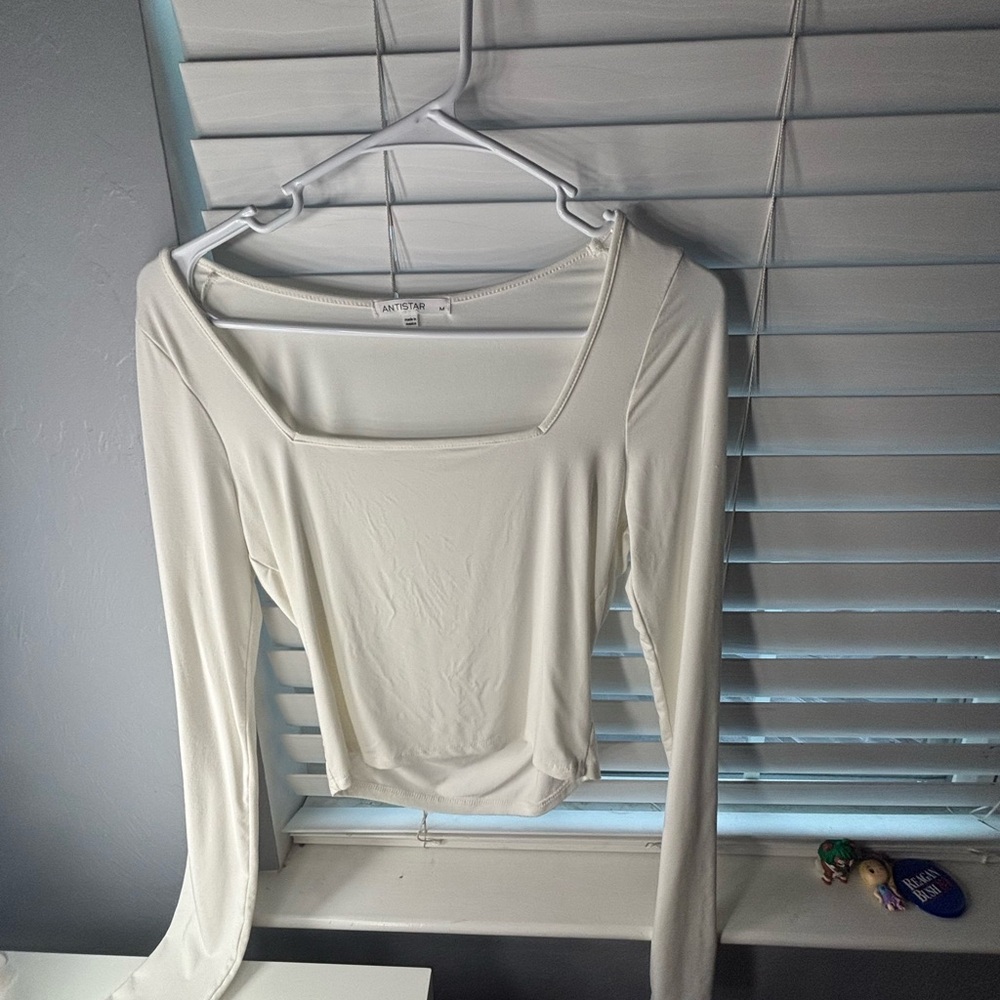 Aritzia Cream Fitted Crop Blouse